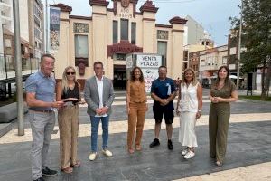 Almassora empieza la retirada del ascensor del parking de delante de la fachada del mercado