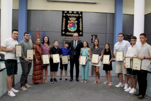 Benaguasil distingue la trayectoria académica de los estudiantes