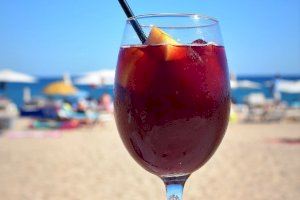 Alerta al encontrarse cristales en un conocido tinto de verano vendido en la Comunitat Valenciana