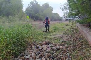 Benicàssim se prepara ante posibles inundaciones con una limpieza exhaustiva de imbornales y barrancos