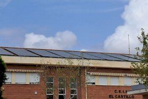 Finaliza la instalación de paneles fotovoltaicos en los colegios El Castillo, Perpetuo Socorro y La Serranica