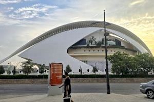 València acerca la imagen de la Capital Española de la Economía Social a todos los rincones de la ciudad