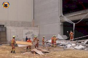 VIDEO | Encuentran sin vida tras varias horas de búsqueda al trabajador sepultado en el derrumbe de unas obras en Paterna