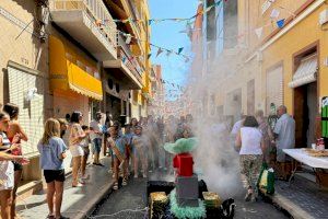 Carreteros gana el premio de calles engalanadas de las fiestas de Santa Pola 2024