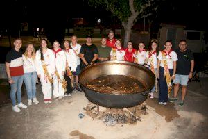 Vila-real celebra la 32ª Noche de peñas con 'tombet' de toro con una gran participación y buen ambiente