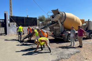 El Ayuntamiento de la Vall d’Uixó finaliza las memorias del paro agrario con el hormigonado de ocho caminos