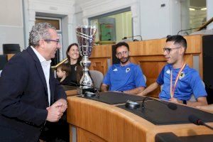 Toni Pérez recibe al Hércules Paralímpico Club Vedasport