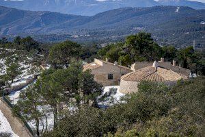 Xixona organitza una visita a l'hotel del Pou de la Neu  per a empresaris interessats a gestionar-lo