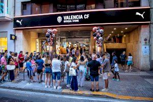 El Valencia CF inaugura Tienda Oficial en la céntrica Calle Colón