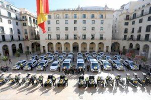 Alicante avanza en la renovación del parque móvil de la Policía Local con la incorporación de nueve coches patrulla