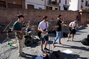 El grupo musical de la Vall d'Uixó que emerge y tiene mucho futuro: Vilafamés se rinde a los pies de Bricks The Yet