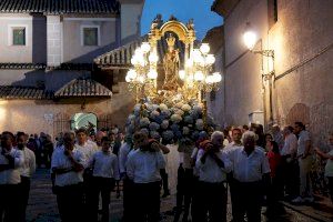 La Bajada da inicio a las fiestas patronales de Burjassot en honor a la Virgen de la Cabeza