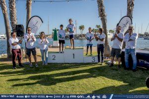 Izán Rogel O y Valentina Belso en Optimist A Masculino y Femenino Campeones del Trofeo Valencia Vela Infantil RCNV