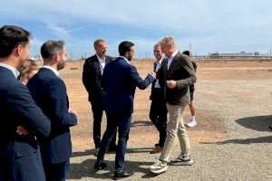 El alcalde de Sagunto y el CEO de SEAT visitan las obras de la gigafactoría de baterías