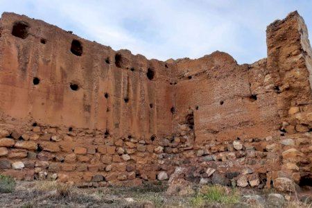 Revelant els secrets d'una mítica torre: un viatge al cor de la història de la Vall d'Uixó