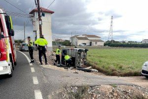 Herido grave tras volcar con su furgoneta en Alboraya