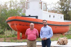 Emotiu retrobament d'un mariner amb el seu vaixell anys a Sagunt: “Em vaig sorprendre molt en veure que s'instal·lava en una rotonda”