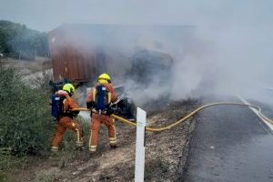 Se incendia un camión cerca de Xàtiva tras un accidente