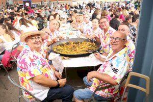 GALERÍA | Un centenar de paellas toma las calles de Betxí con el concurso popular