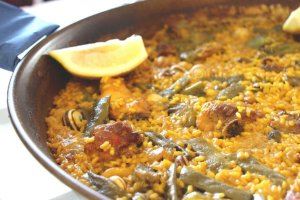 La cerveza, un aliado de la paella valenciana: mitos y verdades