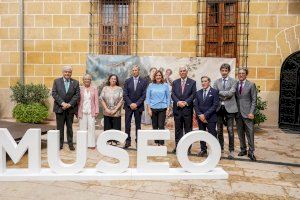 La Excma. Sra. Alcaldesa de Valencia inaugura la exposición del III Centenario de la RFT en el Museo de la Seda