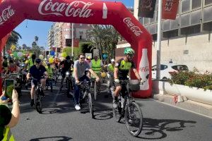 Más de 2.000 alicantinos participan en la Ciclovía Litoral para fomentar el uso de la bici dentro de la Semana de la Movilidad