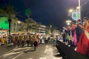 La Asociación Cultural de Moros y Cristianos de Peñíscola celebra su Desfile de Entrada