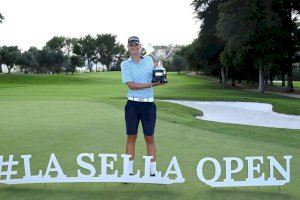 Helen Briem se corona campeona de La Sella Open tras una emocionante final en Denia