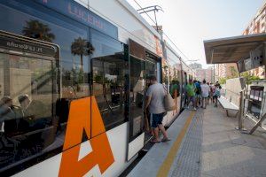 Más de 235.000 personas viajan gratis en los servicio de transporte público de la Generalitat durante el 'Día sin coche'