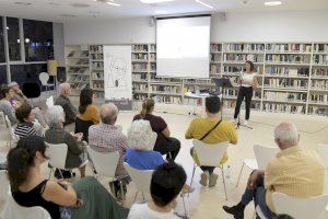 Paiporta inaugura la exposición biográfica itinerante sobre Estellés