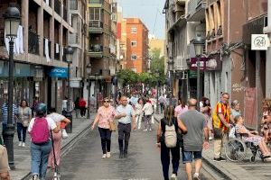 El Ayuntamiento se reúne con los comercios de la calle Mayor para seguir mejorando la peatonalización