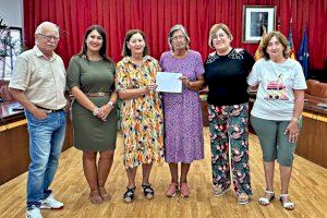 Donación solidaria de la Cena de la Luna Llena a la Asociación de Fibromialgia en Santa Pola