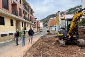 El Ayuntamiento de la Vall d’Uixó mejora el estado de 14 calles con el Plan de Asfaltado