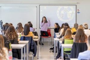 La Universitat de València llança el programa de formació per a l’ocupació amb una oferta de 20 cursos amb crèdits