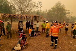 Desde València al Amazonas: un héroe valenciano se une a la lucha contra el fuego en una selva devastada por las llamas