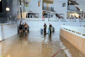 Inundación por lluvias en Oropesa este verano