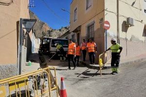 Orihuela renueva la red de agua potable en el barrio de San Isidro