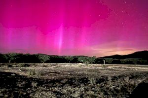 Aurora boreal vista desde Villena este pasado mayo (@cesarguiraoweb)