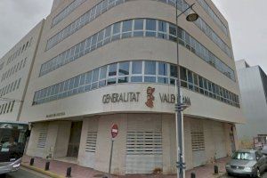 Unos guardias civiles acaban heridos en un intento de suicidio de una joven en los juzgados de Torrevieja