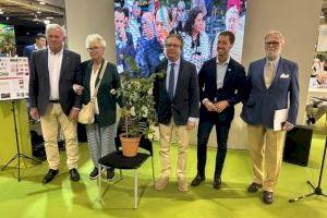 València recibe la donación de la histórica rosa “E. Veyrat Hermanos” para el Jardín de Monforte