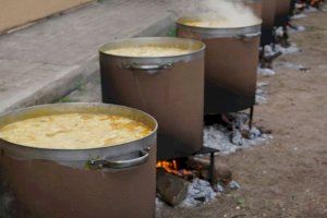 El 9 de Octubre llega a Burjassot con sus tradicionales calderas de arròs amb fesols i naps en la Pinada de la Casa de Cultura