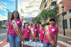 Oropesa del Mar bendice y reparte las tradicionales cintas conmemorativas de sus fiestas patronales