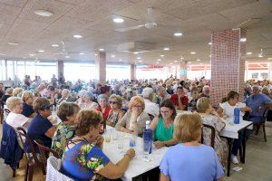 300 personas participan en el Día del Mayor de Cullera