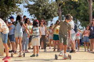 La primera edición de la jornada ‘Un día para disfrutar en familia’ reúne en el parque Lo Torrent a más de 2.000 personas