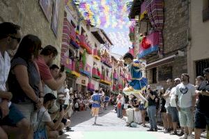 La Diputación de Castellón activa ayudas para las entidades sin ánimo de lucro de Morella y costear la decoración de las calles del Sexenni