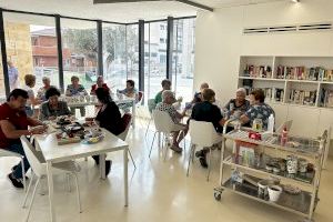 Tercera Edad programa en octubre talleres mentales, de macramé y manualidades