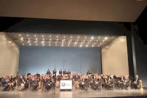 La música festera puso el colofón a las celebraciones por el 45º aniversario de las fiestas de moros y cristianos de Altea