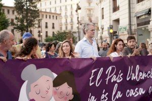 Podemos no desfilará el 9 d’Octubre por temor a los ataques de “los fascistas que se apropian de Valencia”