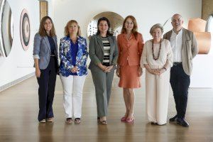 El Premio Hortensia Roig revela los cuatro finalistas del concurso literario para promover la ciencia y tecnología entre las niñas