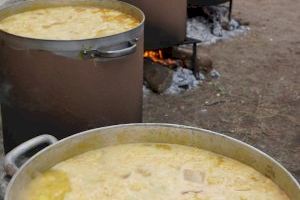 El 9 de Octubre llega a Burjassot con sus tradicionales calderas de arròs amb fesols i naps en la Pinada de la Casa de Cultura